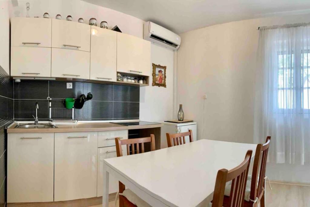 Summer apartment Makarska Bagian luar foto